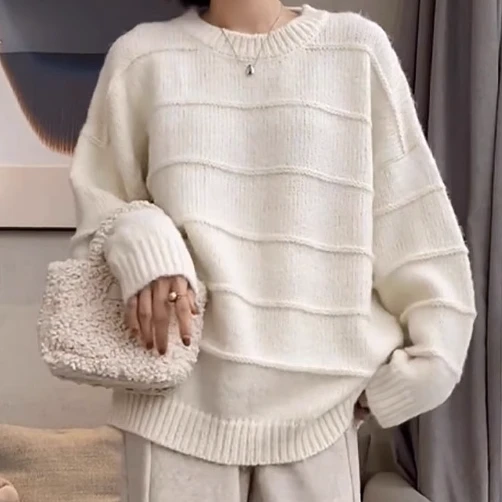 「無地」大きめのサイズ感 お家コーデ 切り替え ラウンドネック 秋冬 ファッション ニットセーター