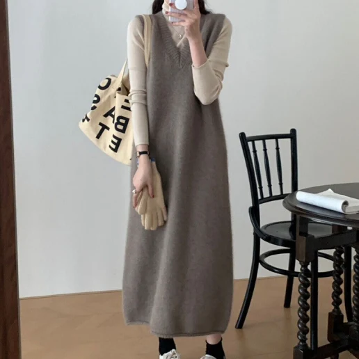 平日 シンプル 通勤 大きめのサイズ感 ノースリーブ 脚長効果 ハイウエスト 着痩せ効果 Aライン 無地 ニットワンピース