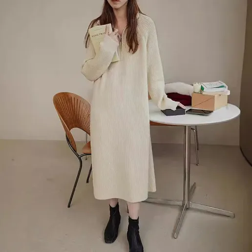 着痩せ効果 ハーフ ジップ 高く見える コーディネート自在 カジュアル ファッション シンプル 伸縮性あり ファスナー ニットワンピース