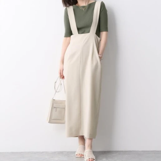 ストレート ロング 大きめのサイズ感 ハイウエスト ロング 着痩せ効果 脚長効果 体型をカバー スリット シンプル キャミワンピース