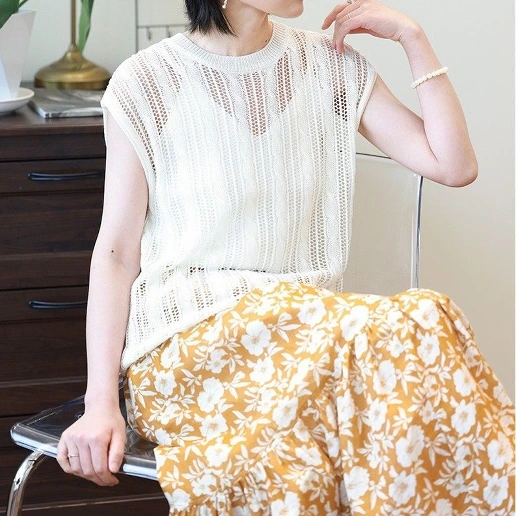 人気商品 ショート丈 透かし編み ラウンドネック ノースリーブ 無地 タンクトップ