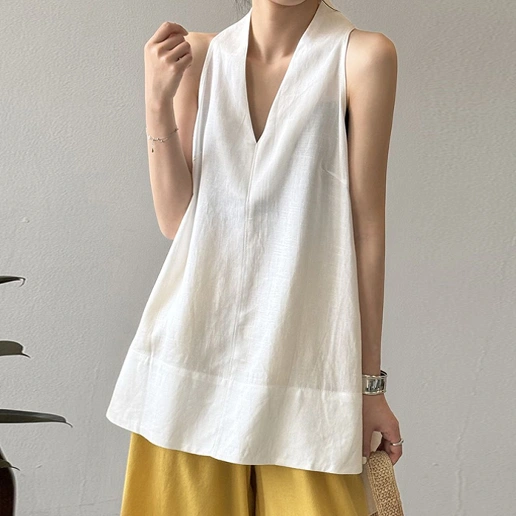 『今売れてます!』 Vネック ノースリーブ コーディネート自在 高く見える 無地 カジュアル タンクトップ