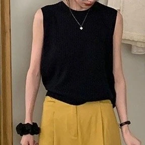 新商品 ラウンドネック ニット 透かし編み 無地 ノースリーブ ファッション タンクトップ