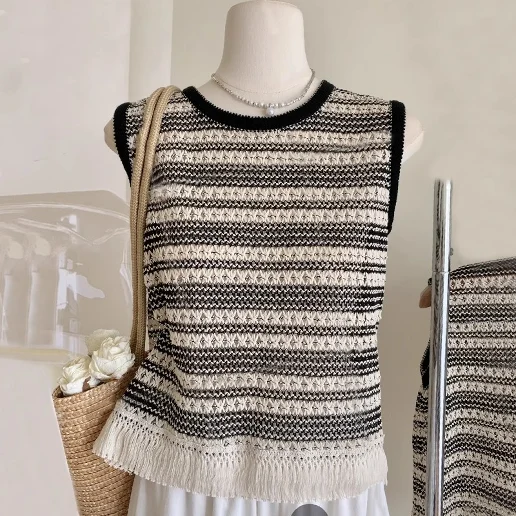「新作登場」ノースリーブ 透かし編み タッセル ニット ラウンドネック スウィート 接触冷感 着痩せ効果 ラウンドネック タンクトップ