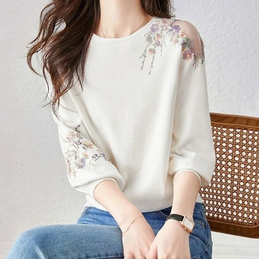 流行の予感 ラウンドネック 刺繍 花模様 透かし編み 七分袖 スウィート ニット