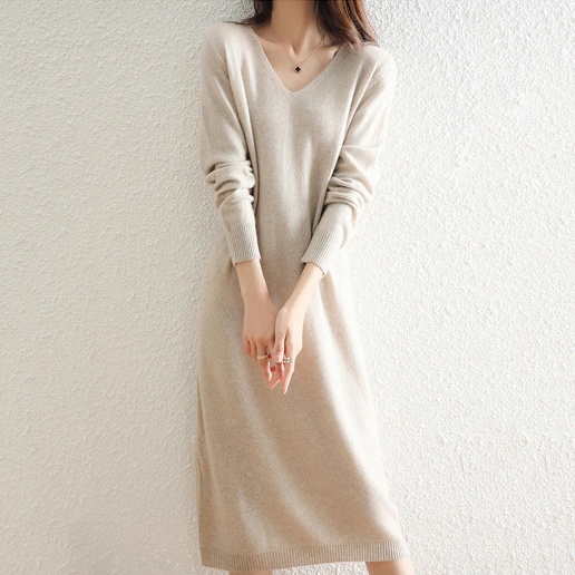 着回し力抜群 無地 伸縮性あり 長袖 Vネック ストレート ニットワンピース